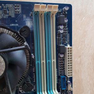 Main Gigabyte B75M-D3H