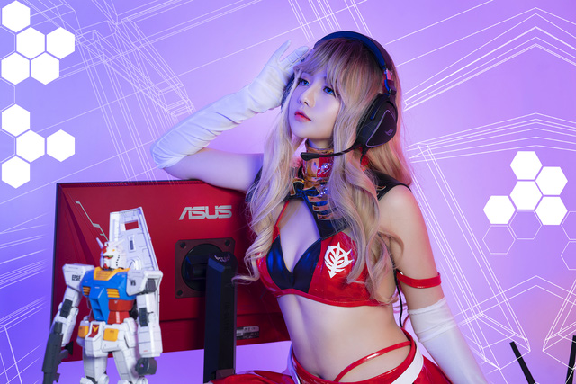 Bỏng mắt trước vẻ gợi cảm của hai mỹ nhân Gundam trong bộ sưu tập PC gaming siêu đỉnh từ ASUS - Ảnh 7. Bỏng mắt trước vẻ gợi cảm của hai mỹ nhân Gundam trong bộ sưu tập PC gaming siêu đỉnh từ ASUS - Ảnh 7.