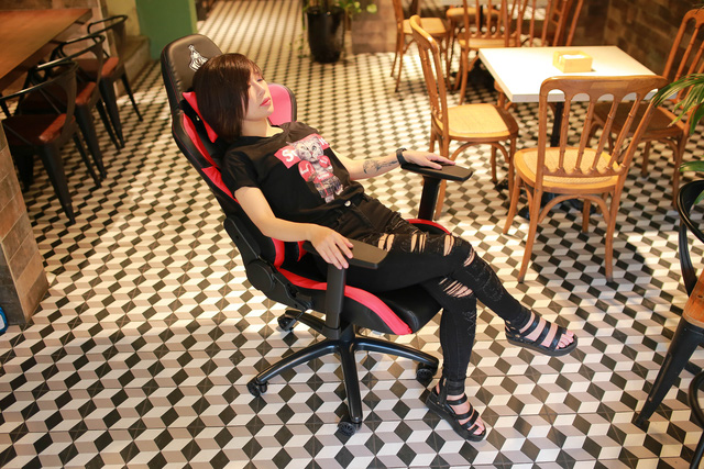 WarrioR Raider: Ghế gaming phong cách chiến binh cool ngầu cho anh em game thủ - Ảnh 2. WarrioR Raider: Ghế gaming phong cách chiến binh cool ngầu cho anh em game thủ - Ảnh 2.