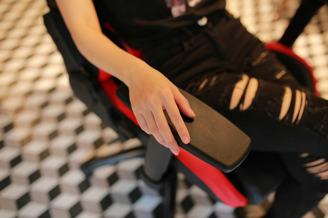 WarrioR Raider: Ghế gaming phong cách chiến binh cool ngầu cho anh em game thủ - Ảnh 6. WarrioR Raider: Ghế gaming phong cách chiến binh cool ngầu cho anh em game thủ - Ảnh 6.