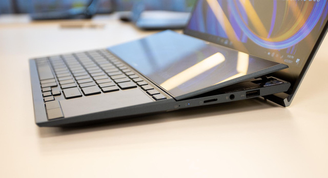Cận cảnh ZenBook Duo 14 2021 - Laptop hai màn hình dành cho tương lai - Ảnh 5.