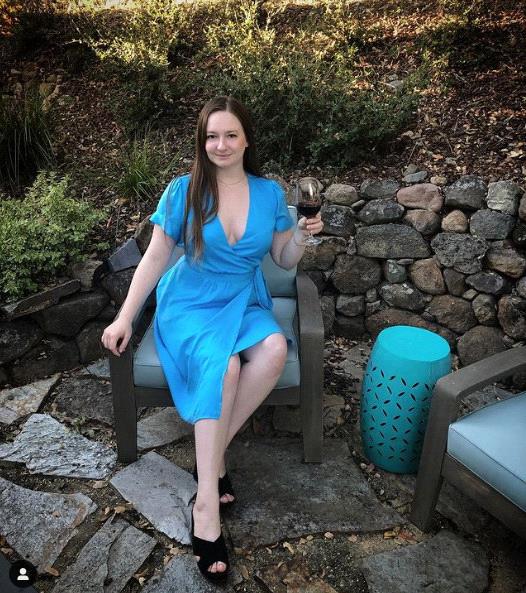 Gặp gỡ nhân vật đóng Mia trong Resident Evil Village, xinh đẹp và nóng bỏng không kém gì game - Ảnh 8. Gặp gỡ nhân vật đóng Mia trong Resident Evil Village, xinh đẹp và nóng bỏng không kém gì game - Ảnh 8.