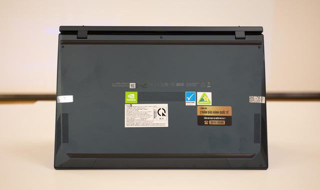 Cận cảnh ZenBook Duo 14 2021 - Laptop hai màn hình dành cho tương lai - Ảnh 8.