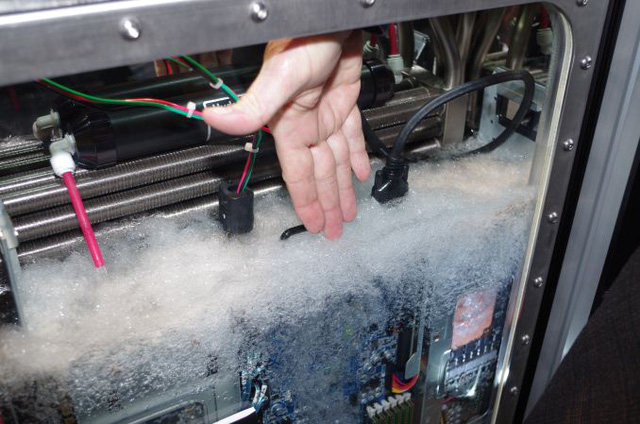 Tìm hiểu về “tản nhiệt ngâm” - Khi dân chơi cho cả dàn PC vào trong “nước” - Ảnh 9.