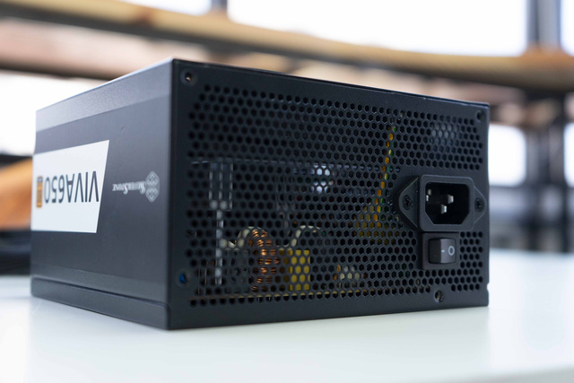 Trên tay bộ nguồn SilverStone xịn sò: Trái tim khỏe mạnh cho mọi dàn PC khủng - Ảnh 5. Trên tay bộ nguồn SilverStone xịn sò: Trái tim khỏe mạnh cho mọi dàn PC khủng - Ảnh 5.