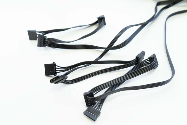 Trên tay bộ nguồn SilverStone xịn sò: Trái tim khỏe mạnh cho mọi dàn PC khủng - Ảnh 6. Trên tay bộ nguồn SilverStone xịn sò: Trái tim khỏe mạnh cho mọi dàn PC khủng - Ảnh 6.