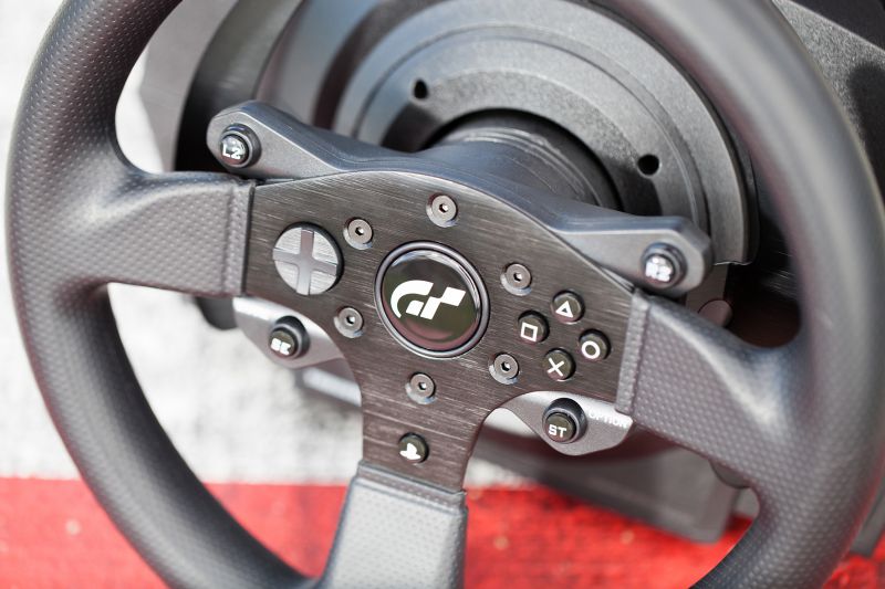 Đập hộp vô lăng gaming ThrustMaster T300 RS: Đẳng cấp lái xe siêu thực - Ảnh 10. Đập hộp vô lăng gaming ThrustMaster T300 RS: Đẳng cấp lái xe siêu thực - Ảnh 10.