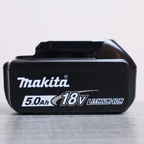 Thu pin đầu tiên makita