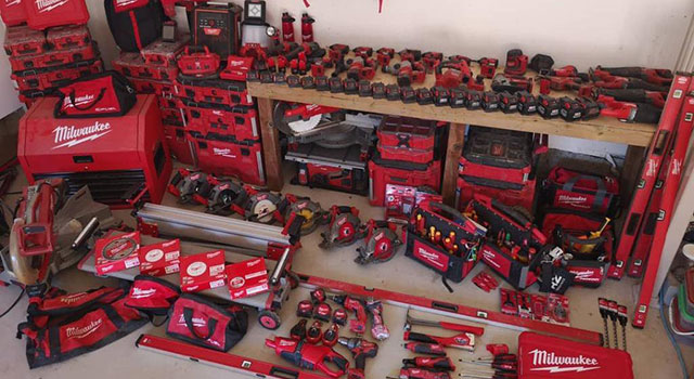 Mua các dụng cụ của hãng milwaukee